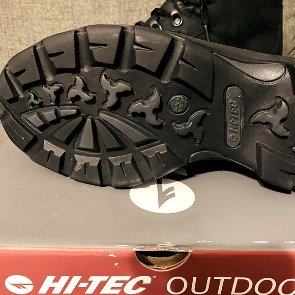 Size 8 waterproof hiking boots - Picture 2 of 5